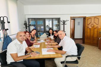 Takohen dy delegacionet e Agjencisë Kosovare të Standardizimit (AKS) dhe Drejtorisë së Përgjithshme të Standardizimit (DPS).